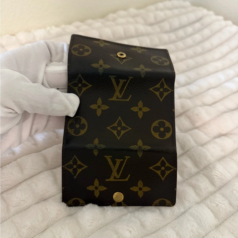 Louis Vuitton monogram 6 key holder - Picture 2 of 8
